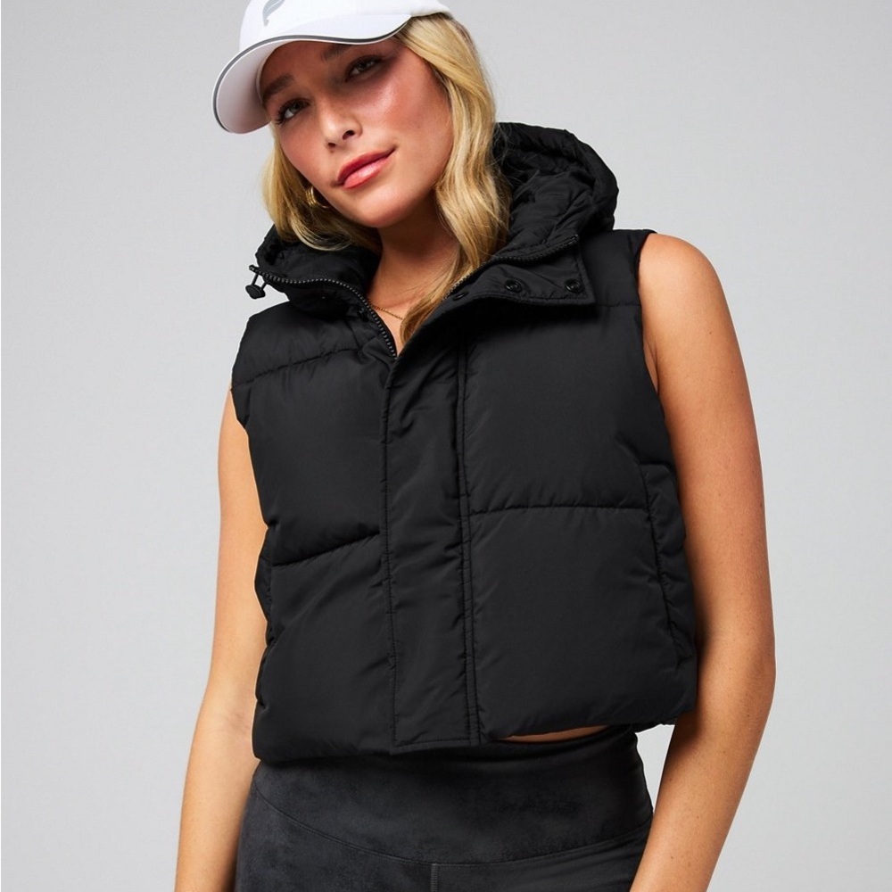 Fabletics Essential Cropped Hooded Puffer Vest - Picture 1 of 7